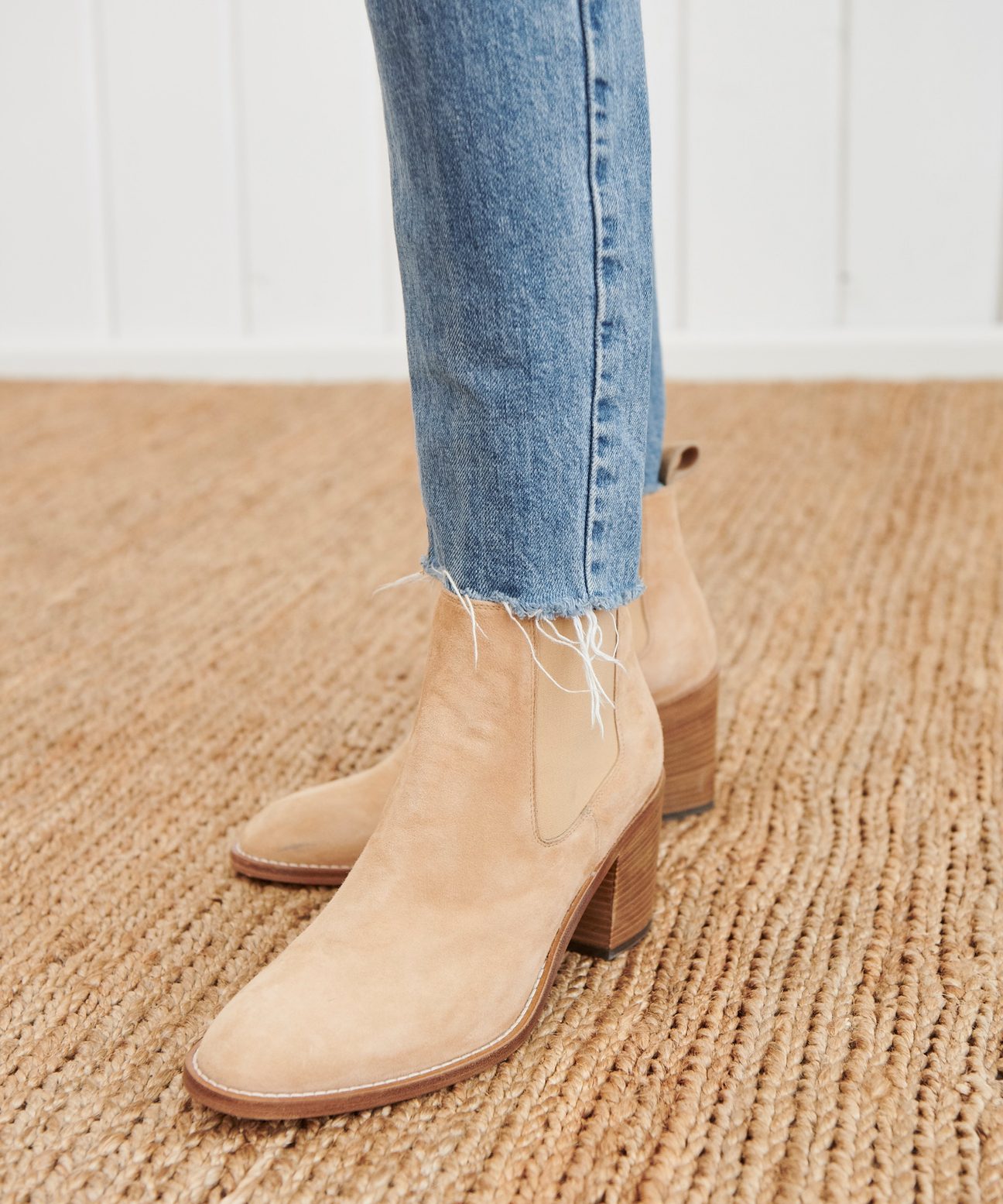chelsea boots camel suede