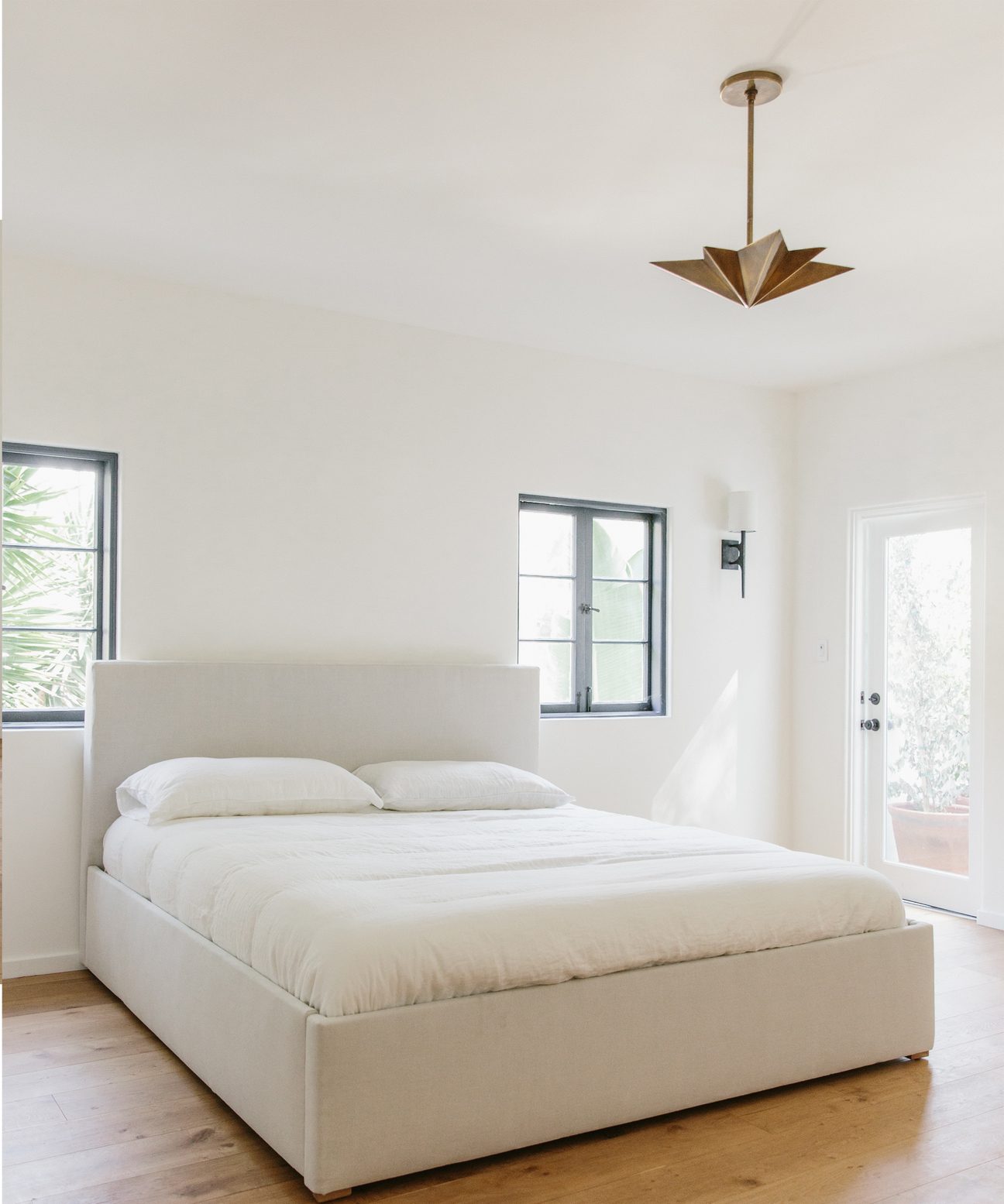 Pacific Bed Natural Linen Jenni Kayne